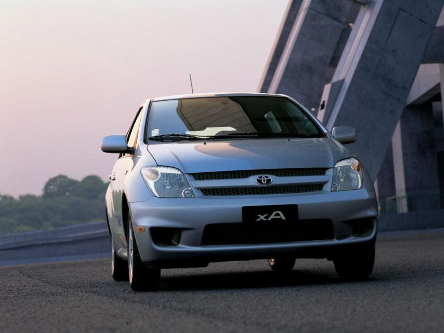 Toyota xA 2006 года  (фото 2 из 4)